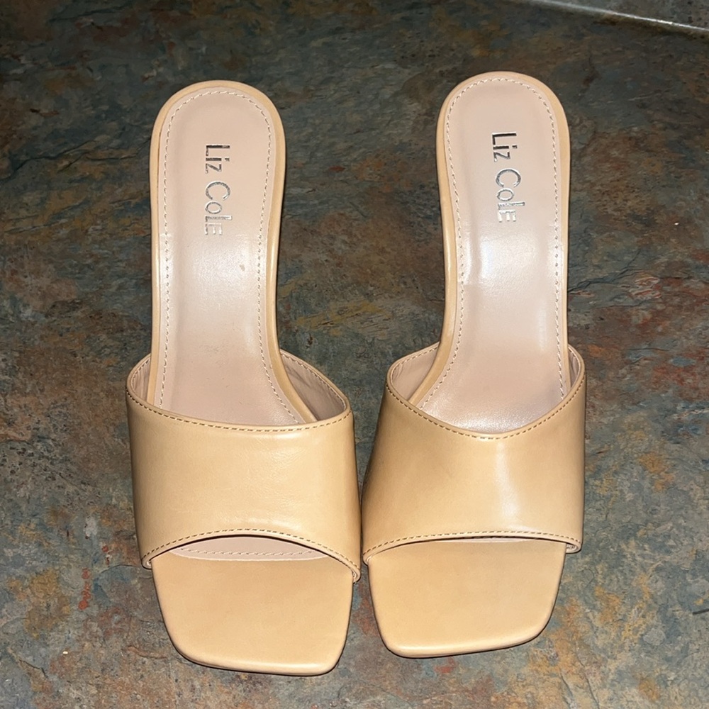 Tan heels - Picture 2 of 3